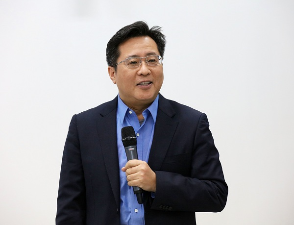 学院党委委员,副院长王守军