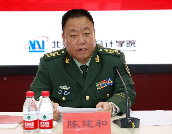 公安部边防管理局后勤部副部长陈建和