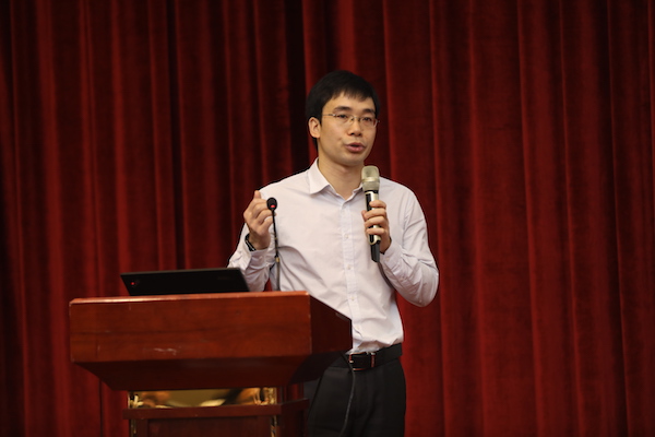 会计学院教务部负责人  张庆龙教授元年政府与公共服务事业部总经理