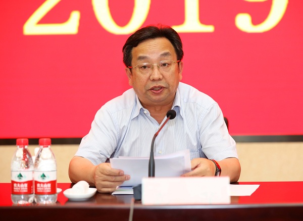 财政部人事教育司司长  彭华学院党委书记,副院长  张凤玲学院院长