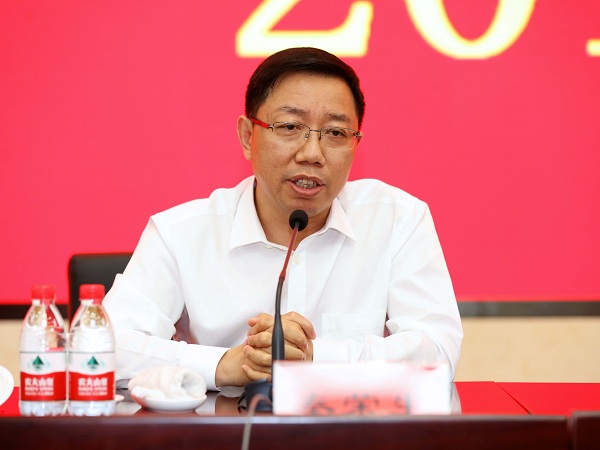 学院院长,党委副书记  秦荣生学院党委委员,纪委书记,副院长  薛伟