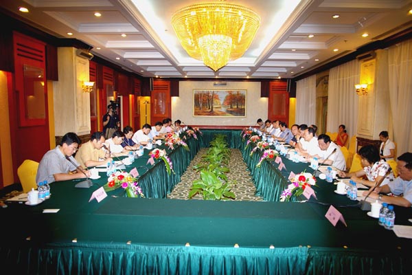 国家会计学院院企座谈会在香山举行