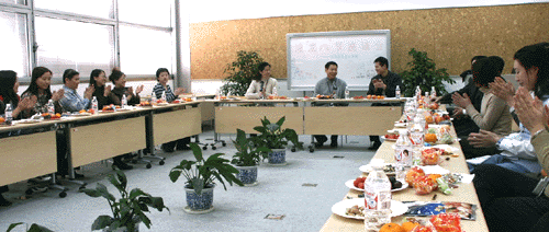庆“三八” 院工会举办女职工座谈会